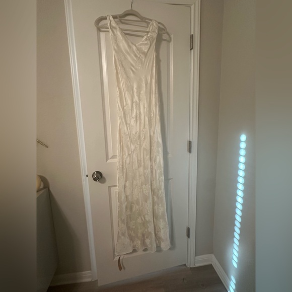 Reformation Ailsa Silk Jacquard Wedding Dress - Picture 5 of 7